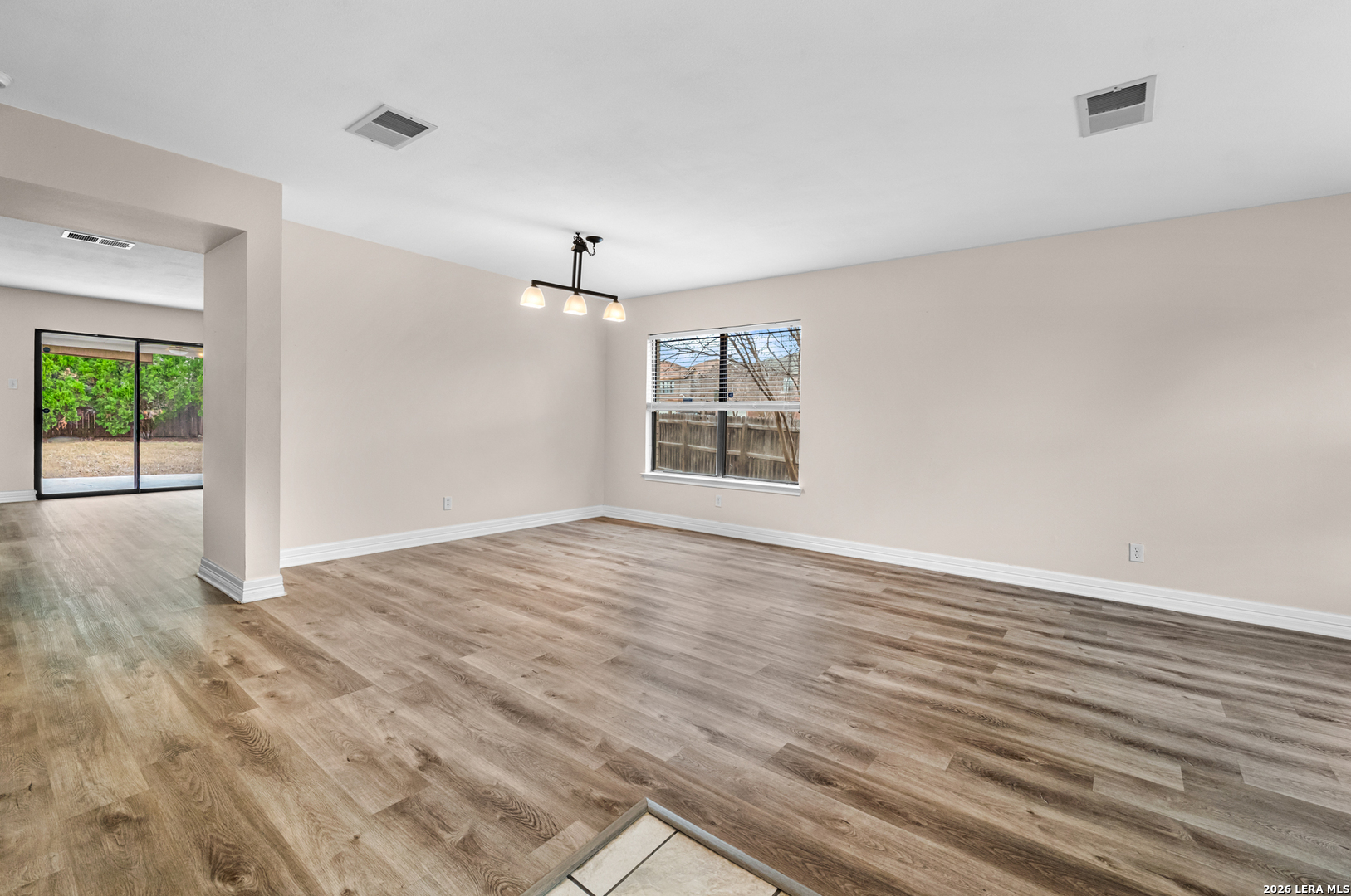 7623 Lonecrest Converse TX 78109