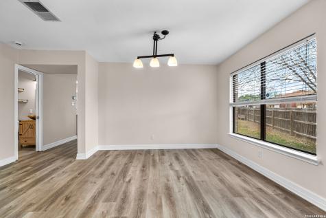 7623 Lonecrest Converse TX 78109