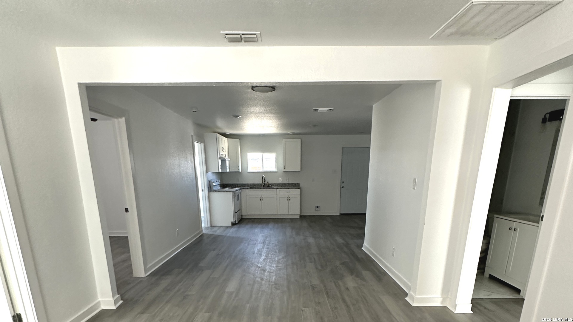 514 Davis Avenue Devine TX 78016