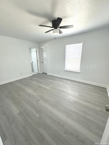 514 Davis Avenue Devine TX 78016