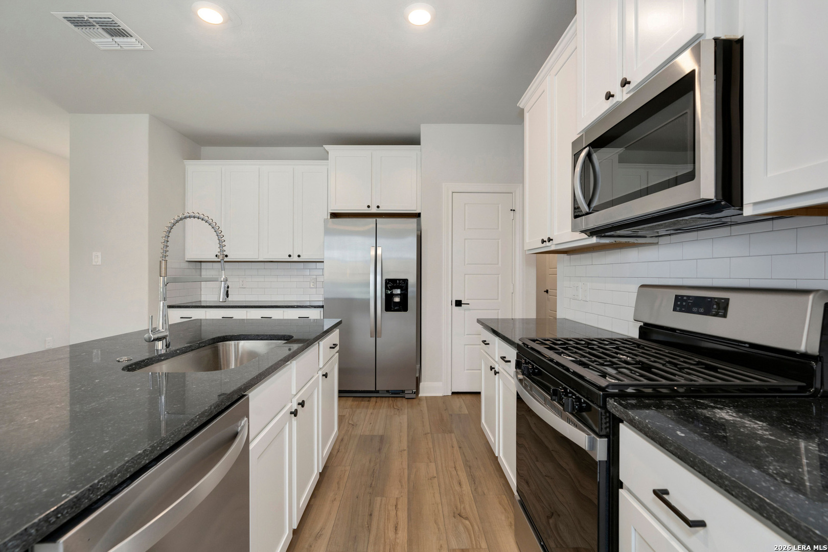 6631 Thorpe Hollow Converse TX 78109