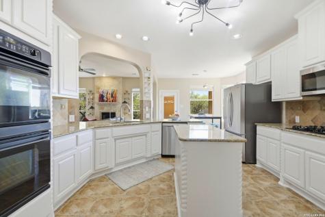 3722 Puesta De Sol San Antonio TX 78261