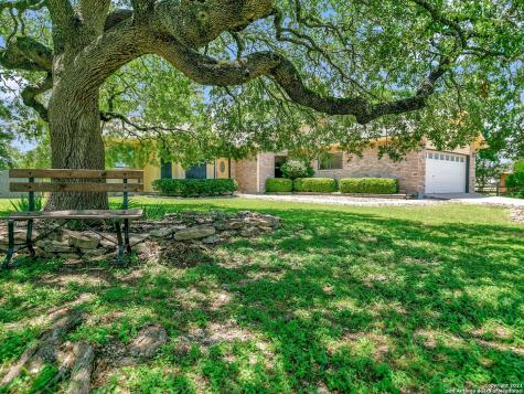 448 Knollwood Circle Bandera TX 78003