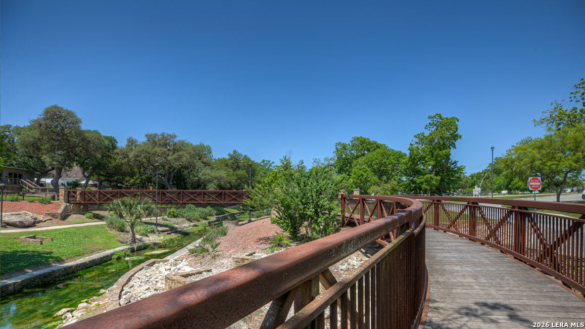 1022 Gladys Run Seguin TX 78155
