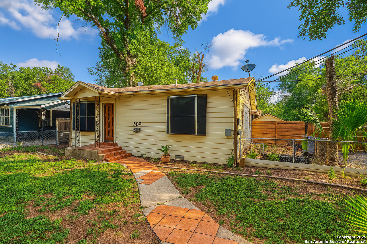 309 E French Place San Antonio TX 78212