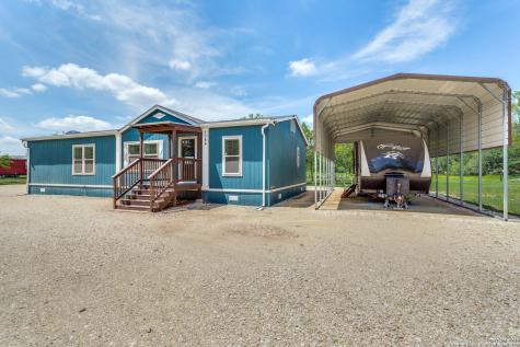 2084 W Ditto Road Poteet TX 78065