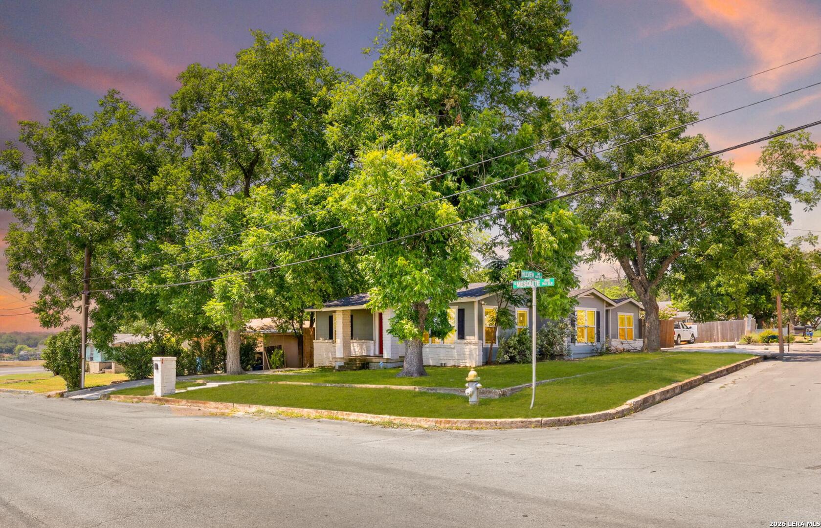 730 S Mesquite Avenue New Braunfels TX 78130