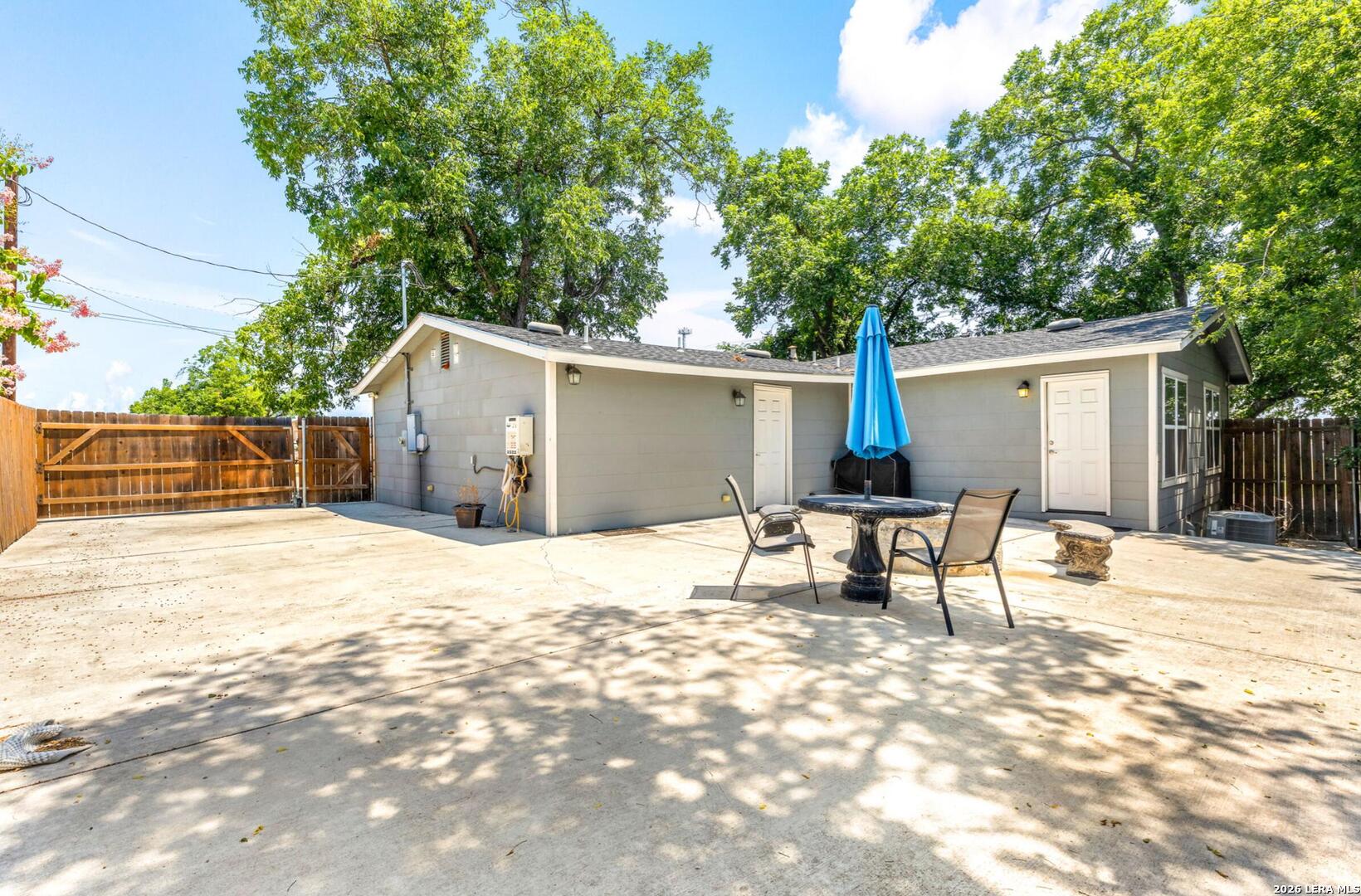 730 S Mesquite Avenue New Braunfels TX 78130