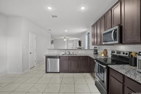 6238 Longhurst San Antonio TX 78218