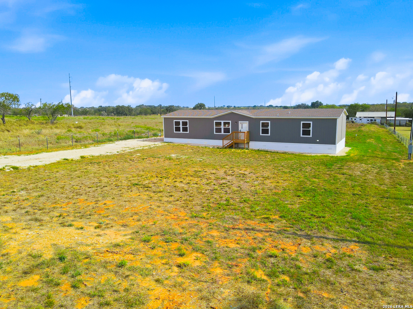 95 County Road 403 Floresville TX 78114
