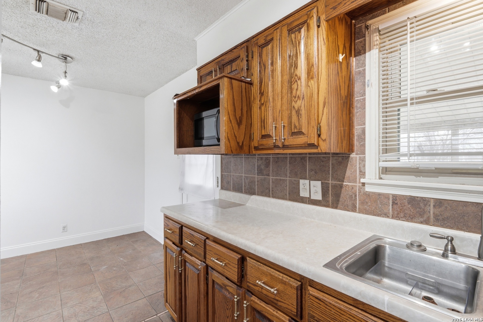 343 W Palfrey San Antonio TX 78223