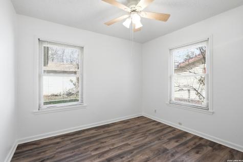 343 W Palfrey San Antonio TX 78223