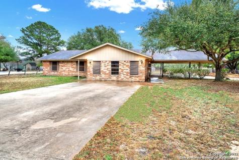 1343 Encino Drive Pleasanton TX 78064