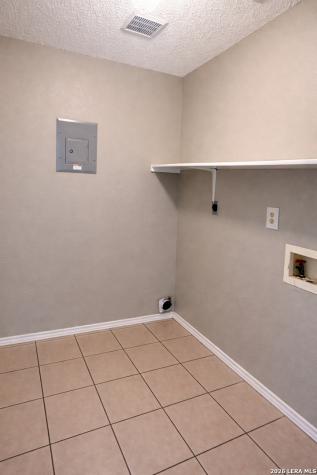9727 Green Plain Drive San Antonio TX 78245