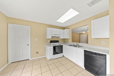 9727 Green Plain Drive San Antonio TX 78245