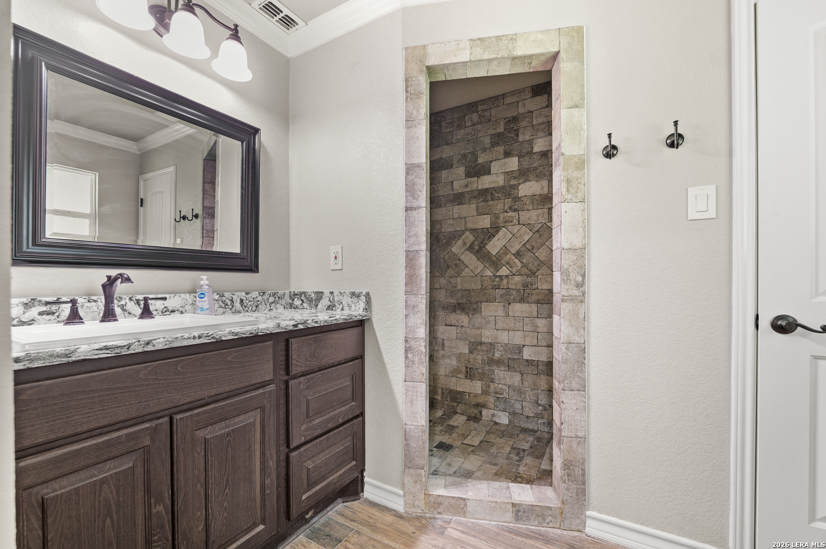 225 Cloudmont Windcrest TX 78239