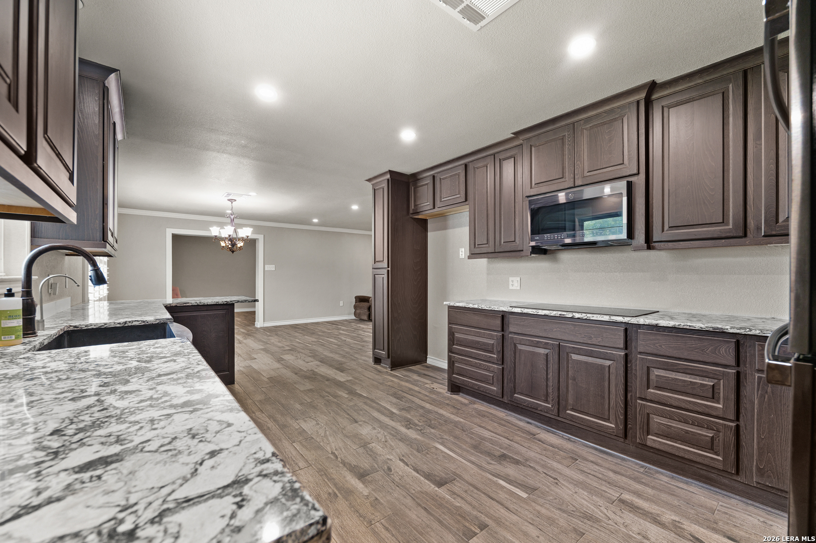 225 Cloudmont Windcrest TX 78239
