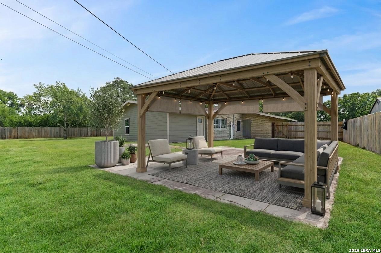 225 Cloudmont Windcrest TX 78239