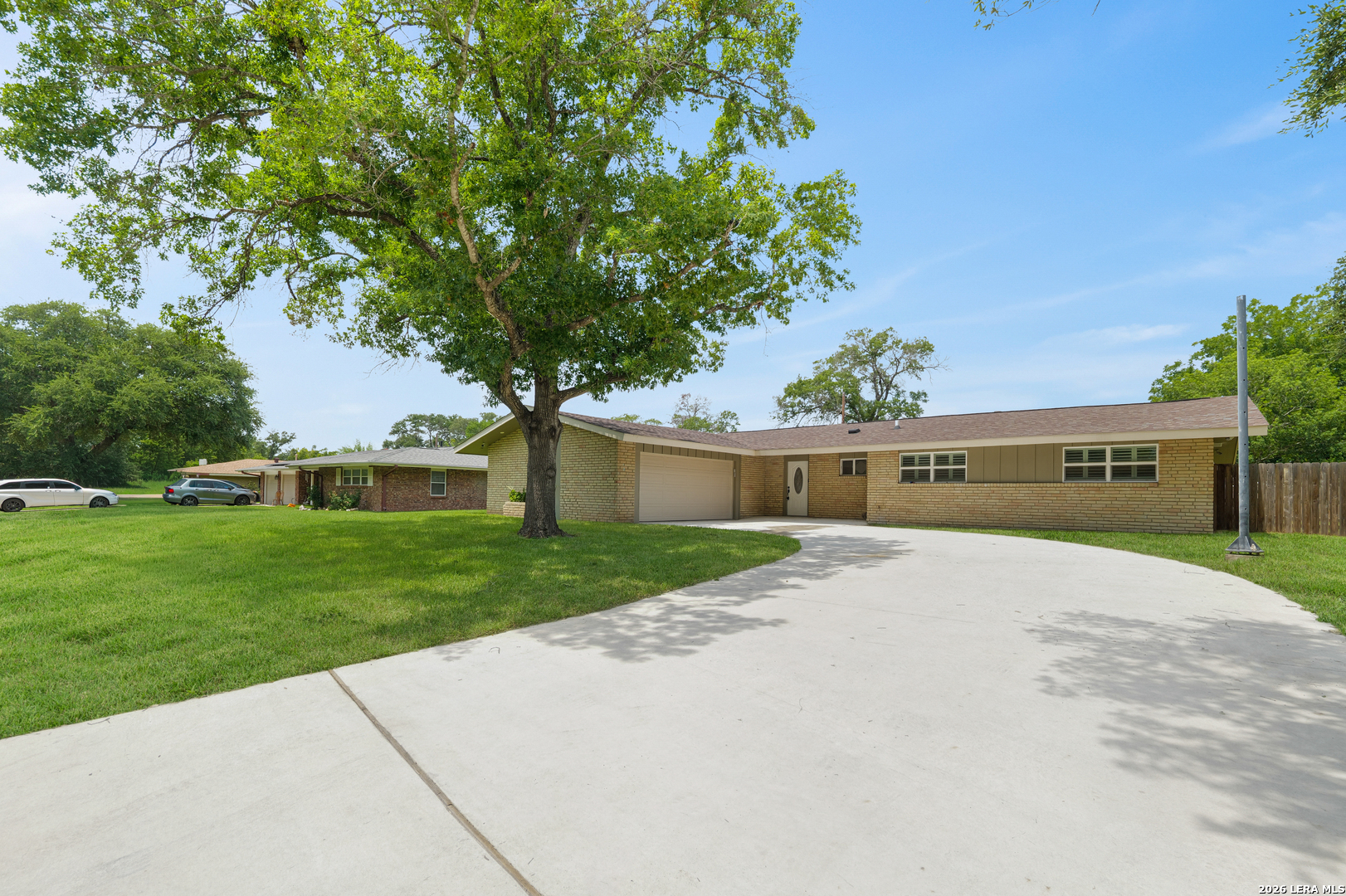 225 Cloudmont Windcrest TX 78239
