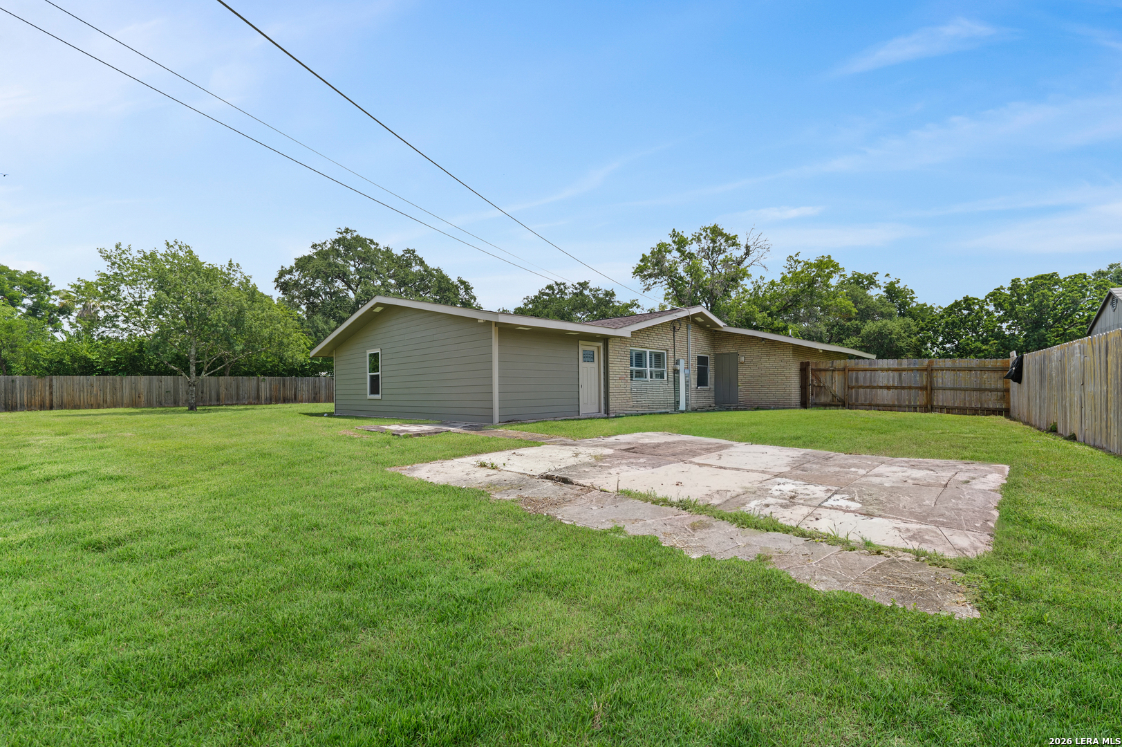 225 Cloudmont Windcrest TX 78239