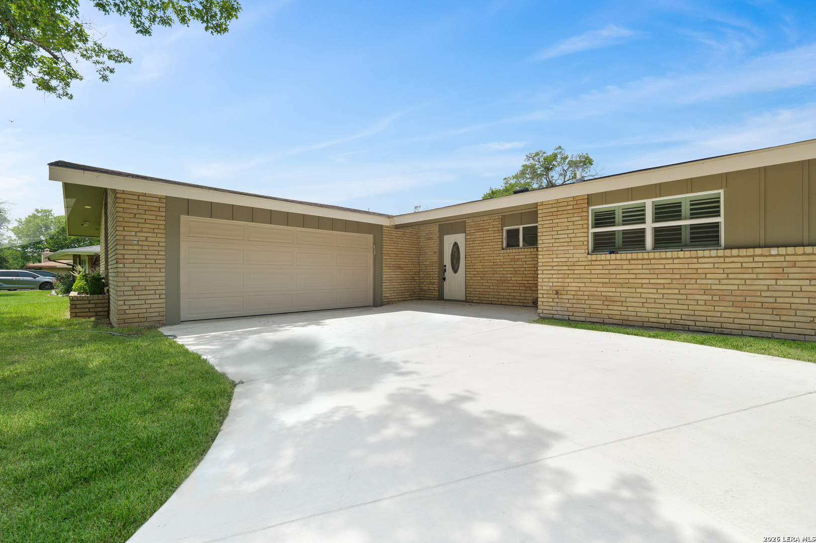 225 Cloudmont Windcrest TX 78239