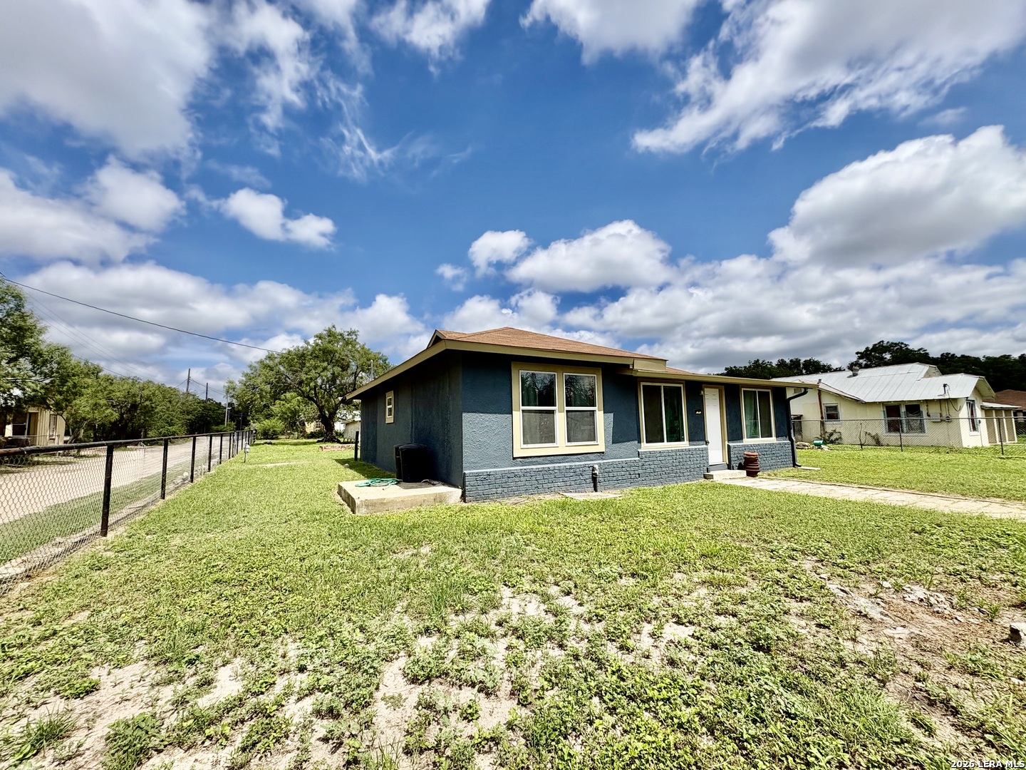 103 S Sweeney Brackettville TX 78832