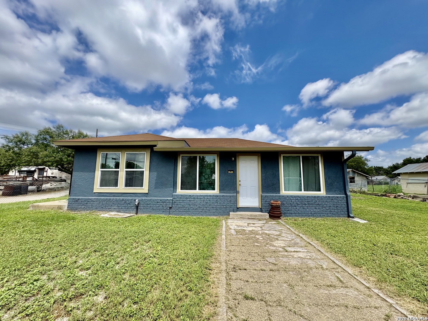 103 S Sweeney Brackettville TX 78832