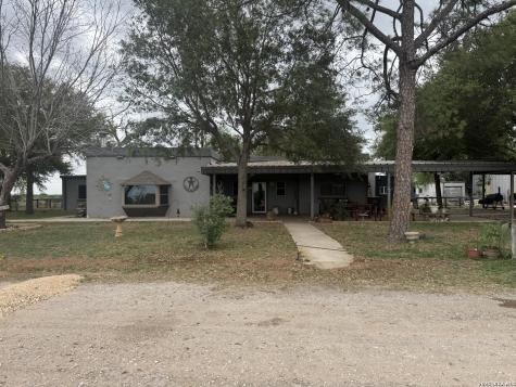 7084 Richter Elmendorf TX 78112
