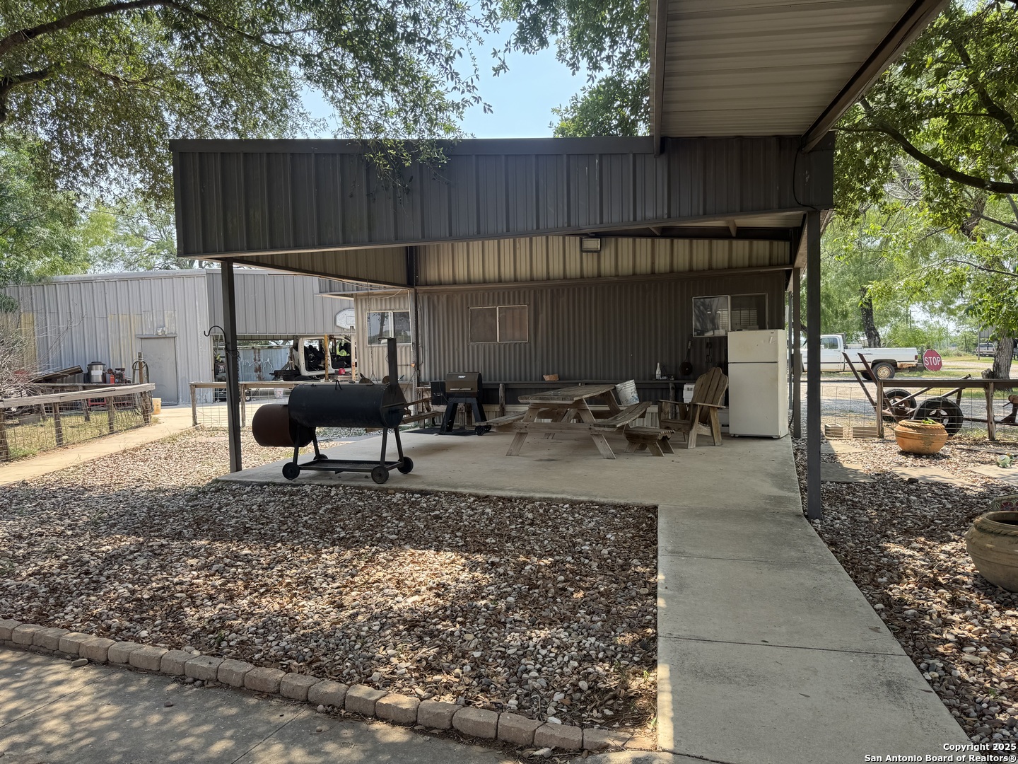 7084 Richter Elmendorf TX 78112