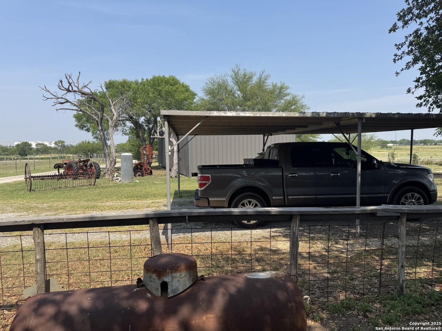 7084 Richter Elmendorf TX 78112