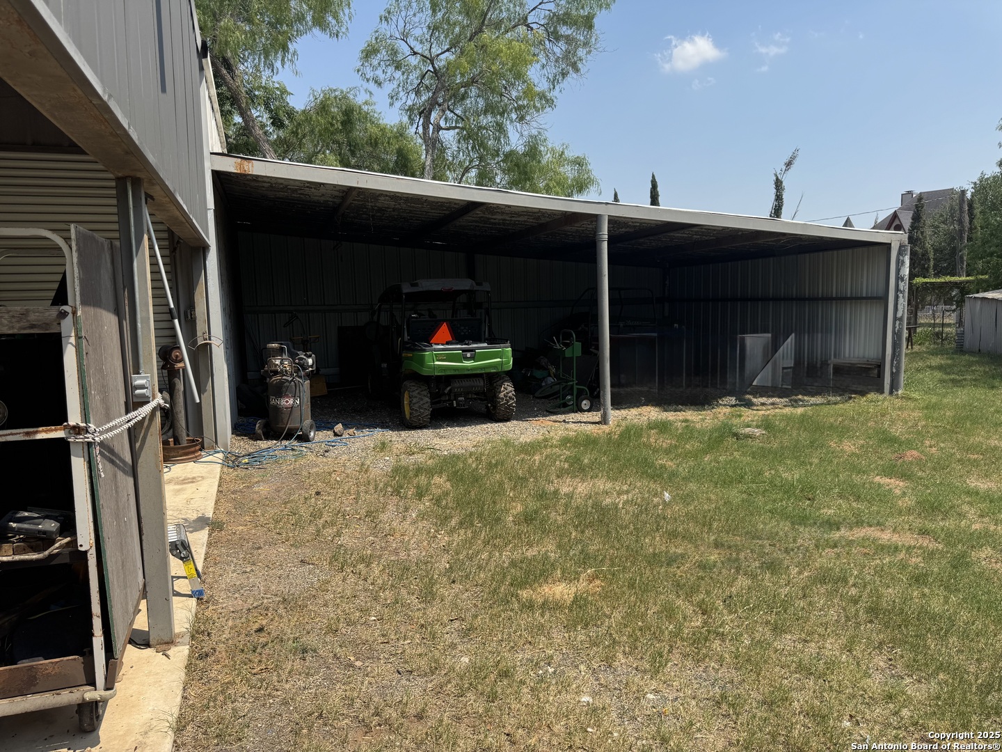 7084 Richter Elmendorf TX 78112