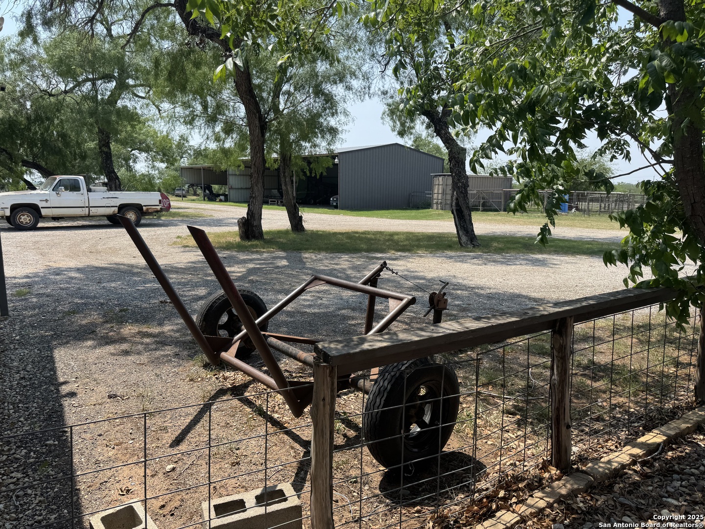 7084 Richter Elmendorf TX 78112
