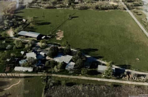 7084 Richter Elmendorf TX 78112