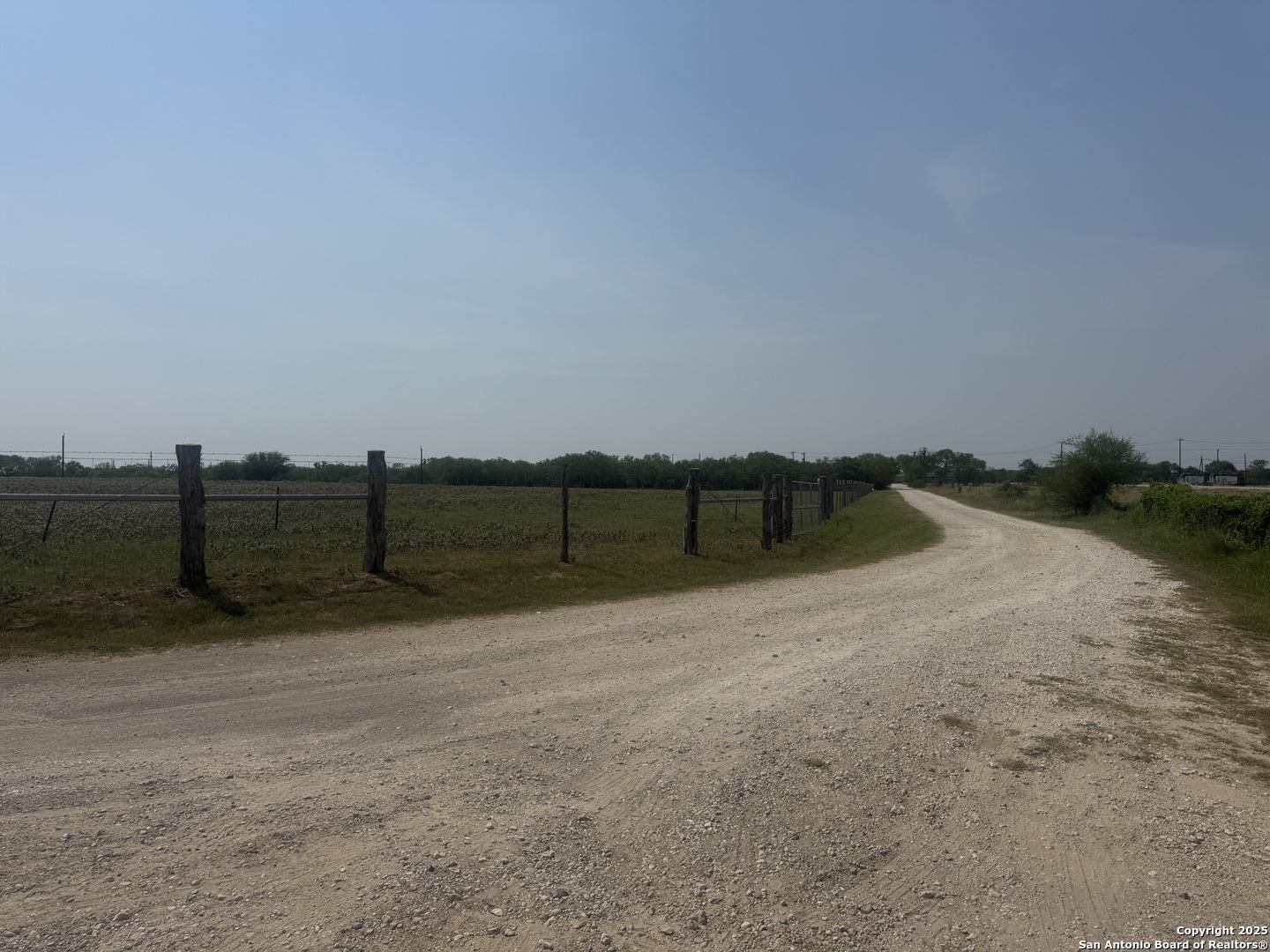 7084 Richter Elmendorf TX 78112