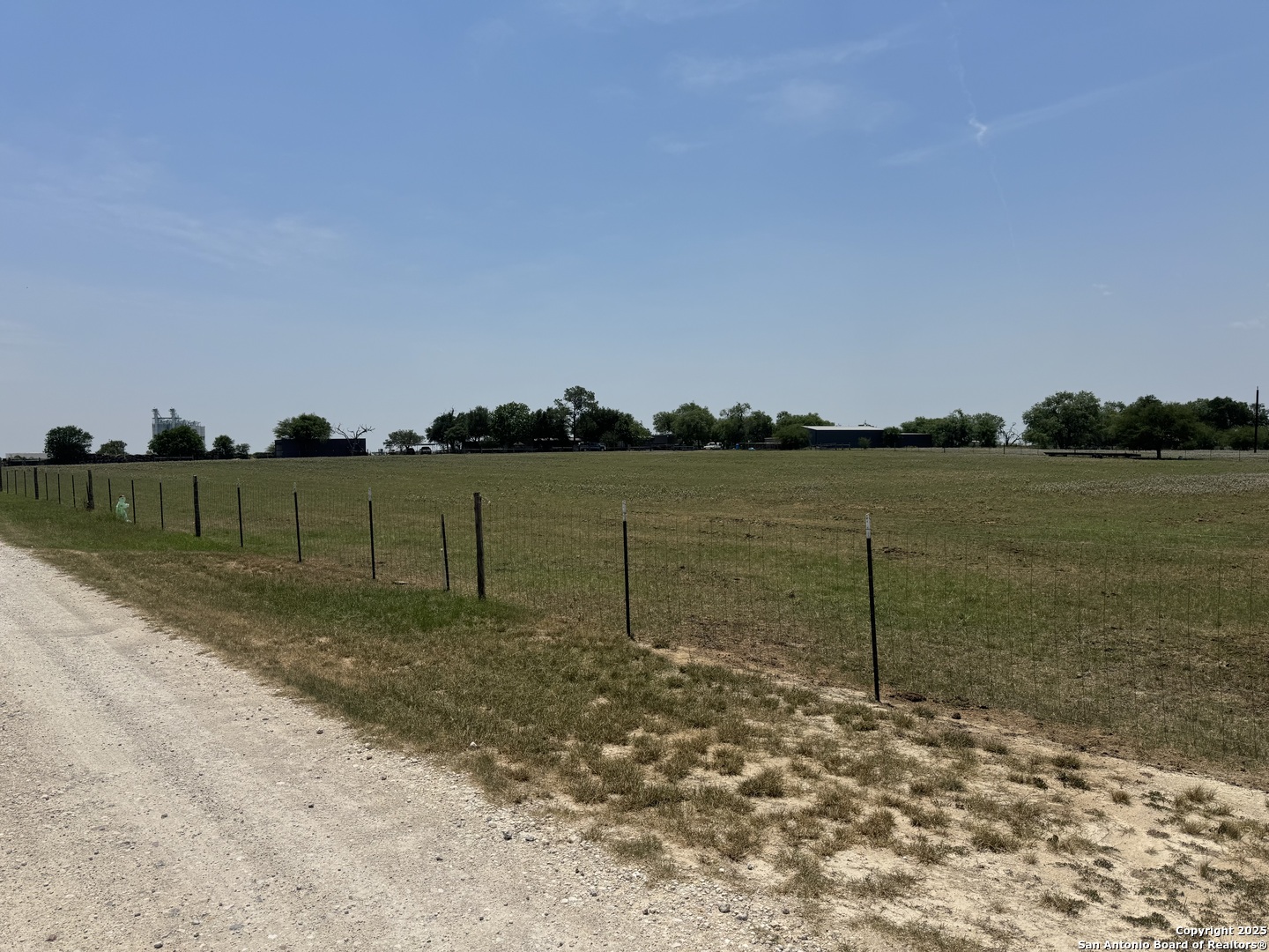7084 Richter Elmendorf TX 78112