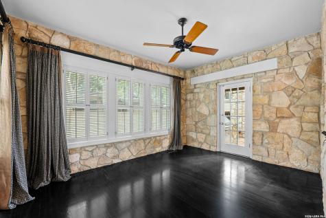 131 Park Hill Drive San Antonio TX 78212