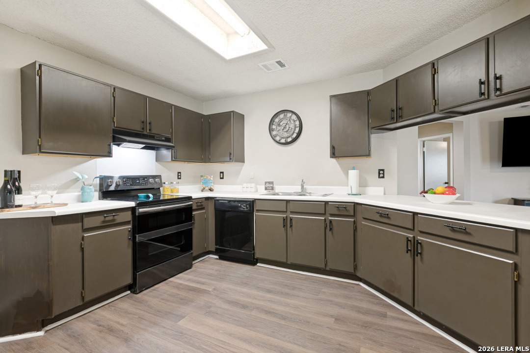 6402 Beech Trail Converse TX 78109