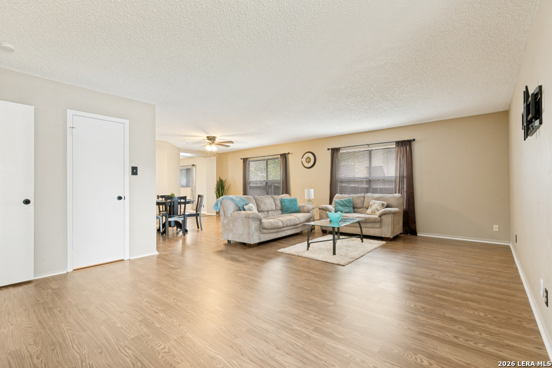 6402 Beech Trail Converse TX 78109