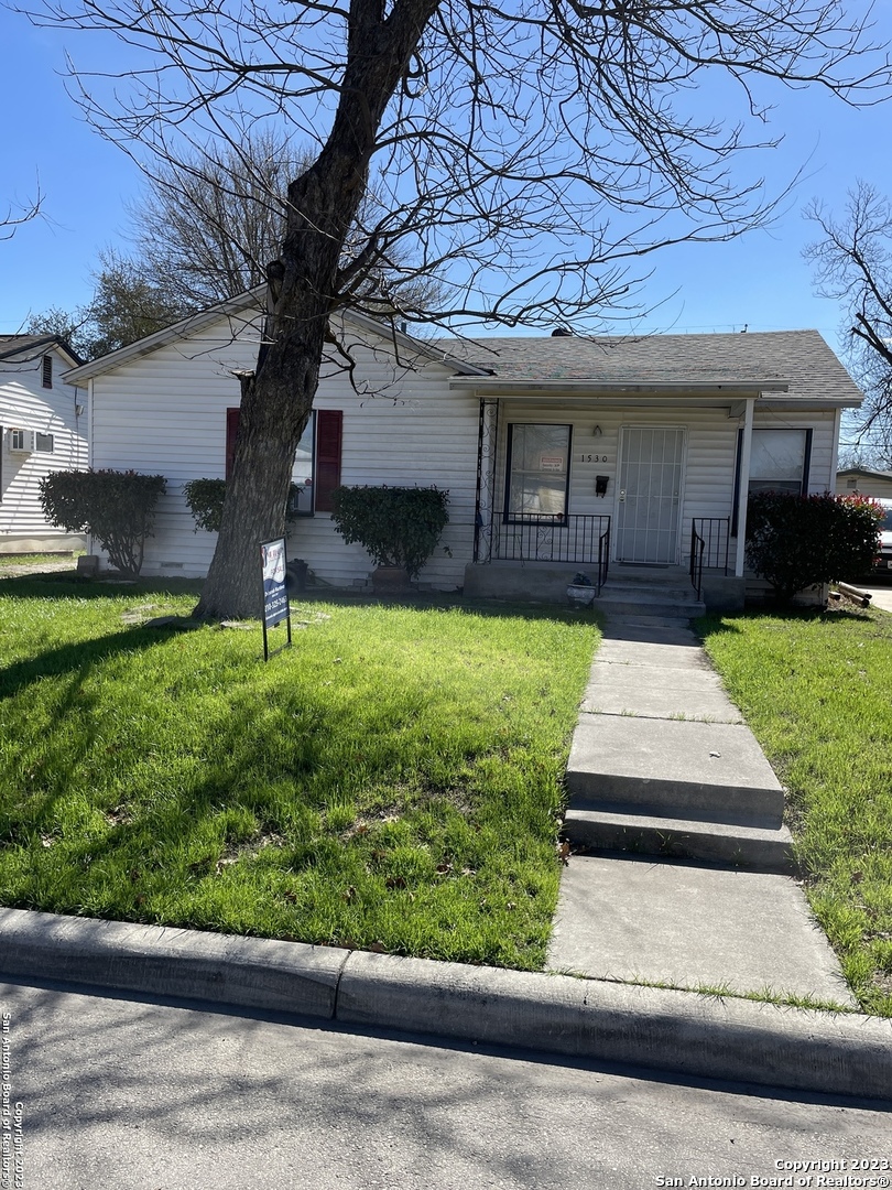 1530 W Lullwood Avenue San Antonio TX 78201