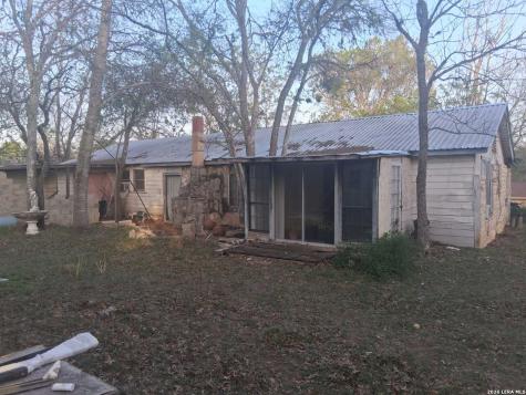 1420 Schulle San Marcos TX 78666