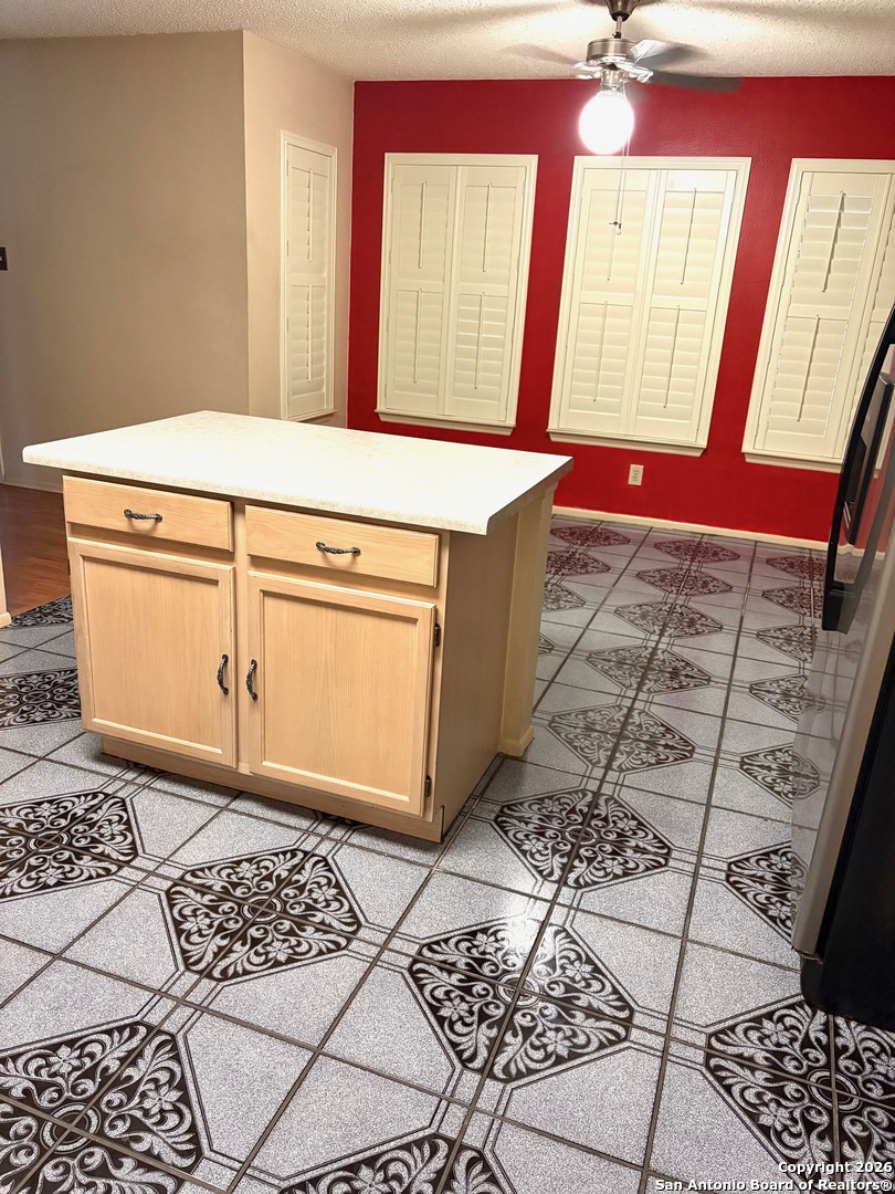 7501 Avery Live Oak TX 78233