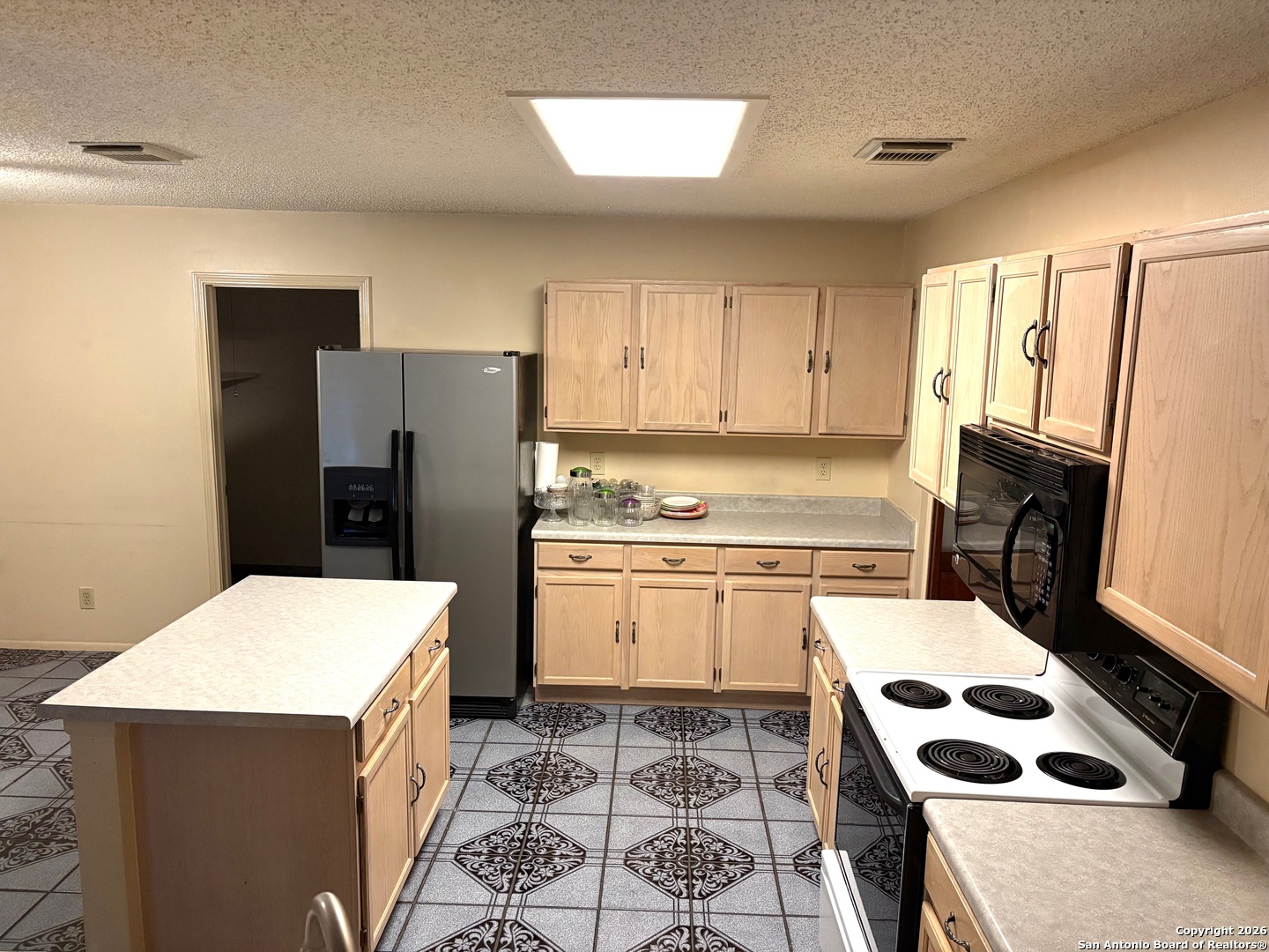 7501 Avery Live Oak TX 78233