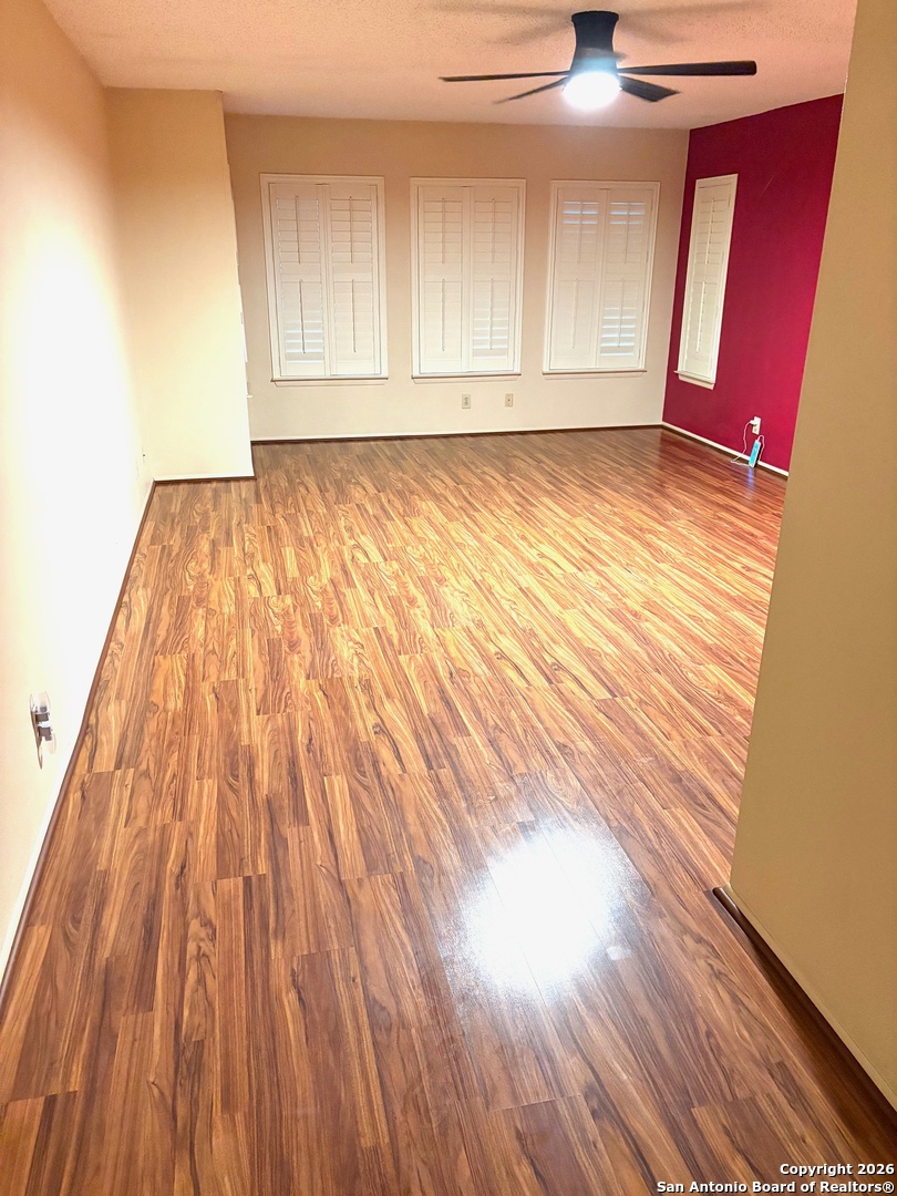 7501 Avery Live Oak TX 78233