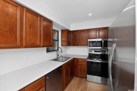404 Hugo Kerrville TX 78028
