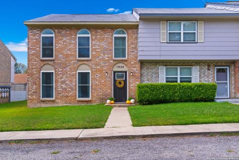 1924 Leslie Drive Kerrville TX 78028