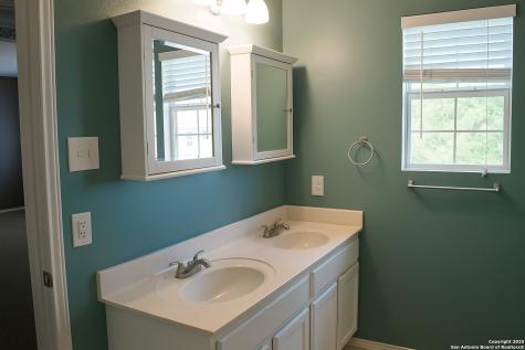 327 Cedron Chase San Antonio TX 78253
