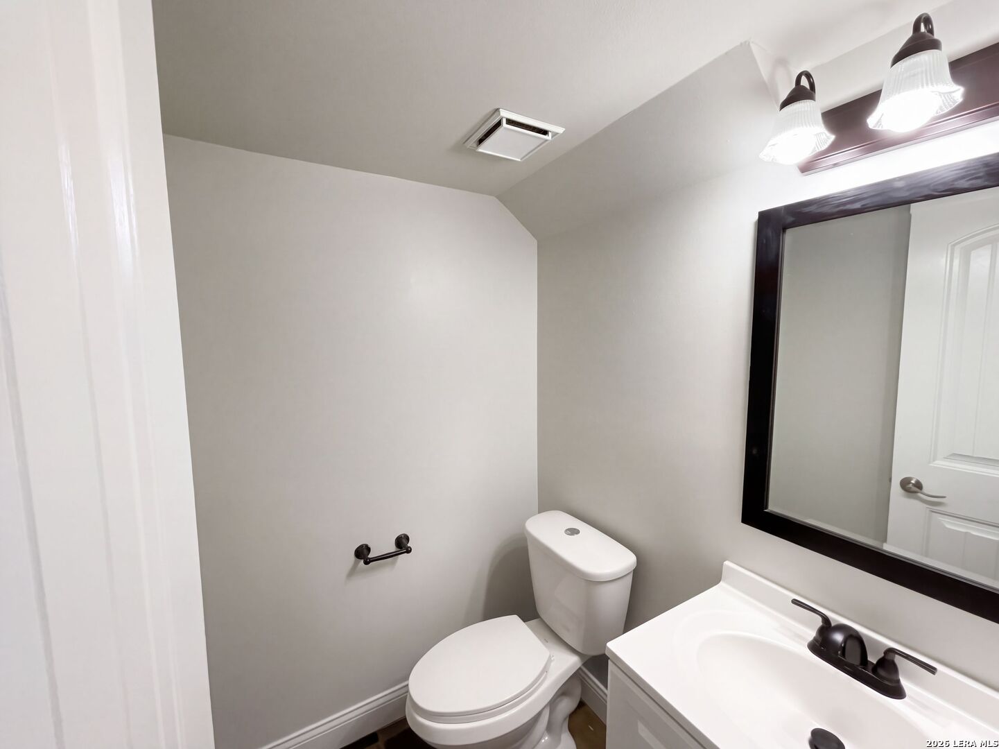 8703 Silver Quail San Antonio TX 78250
