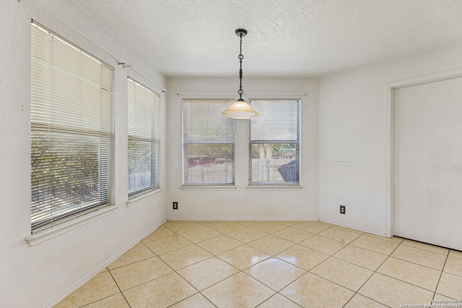 419 Talon Ridge San Antonio TX 78253