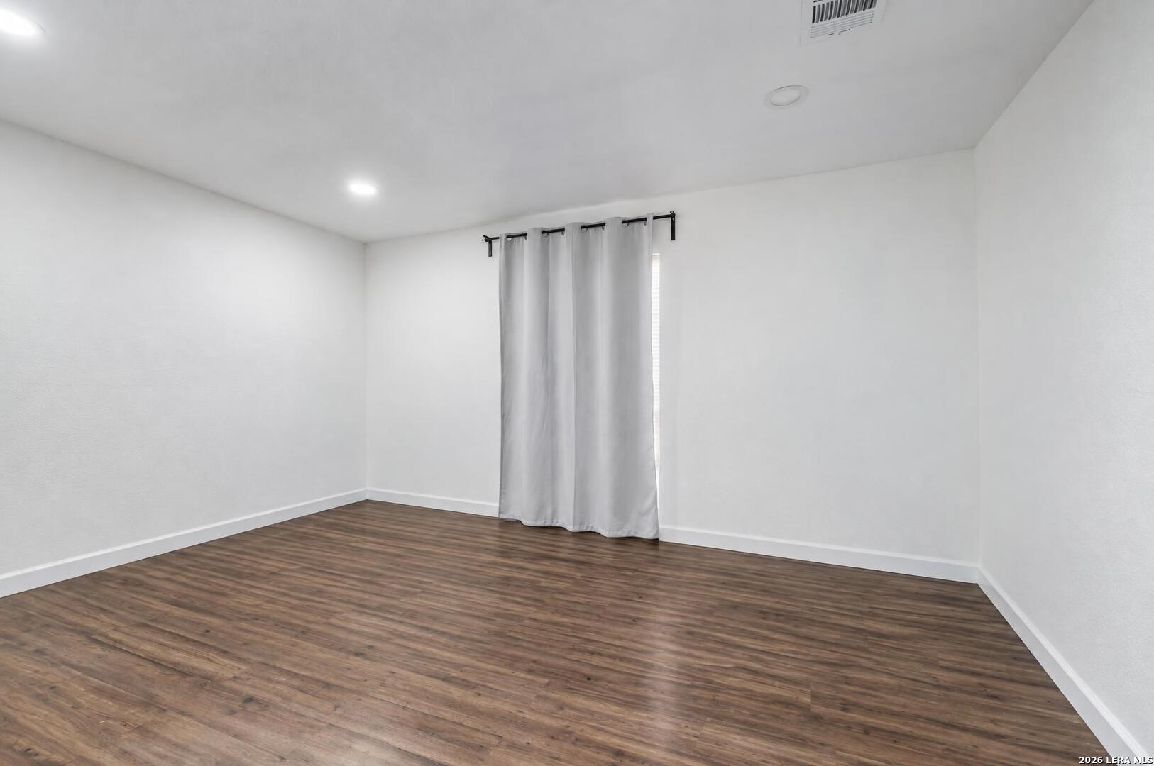 1403 Meadow Glen Adkins TX 78101