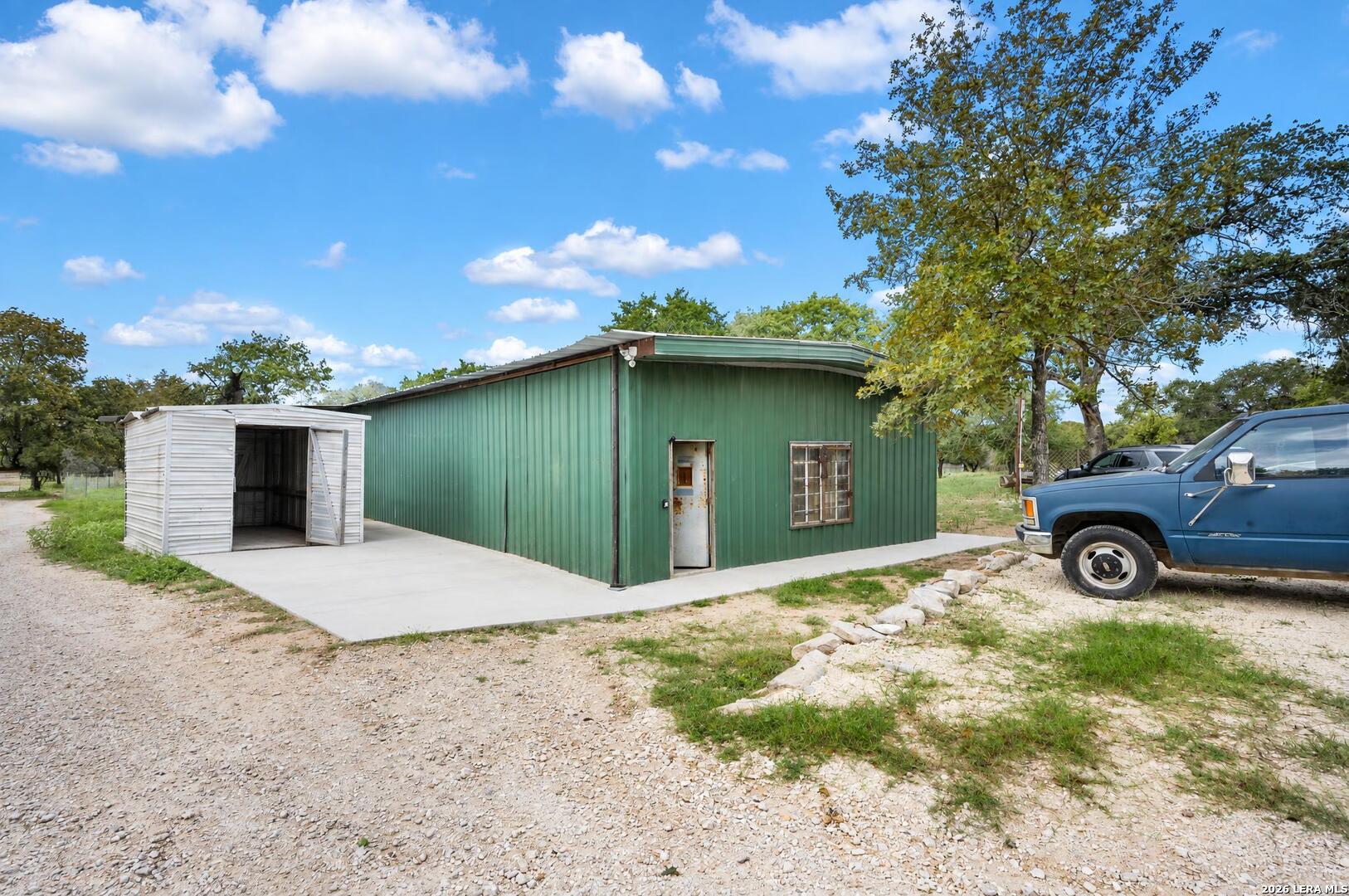 1403 Meadow Glen Adkins TX 78101